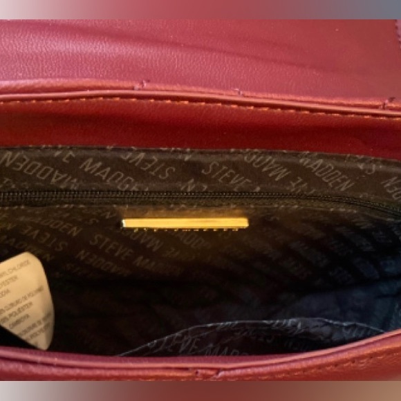 Steve Madden Crossbody Bag wine color with a Gold Chain  NWT - Picture 5 of 5